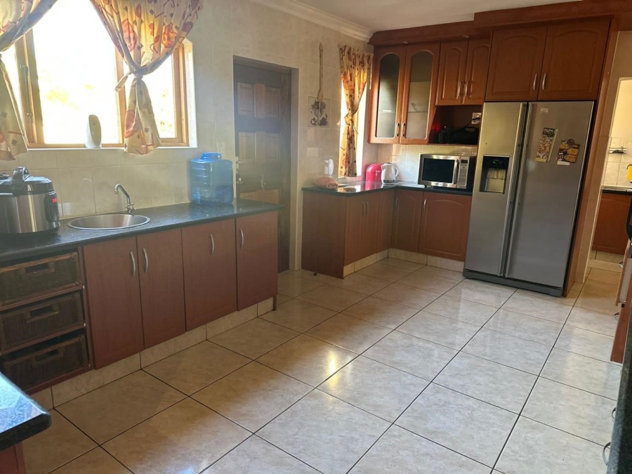 To Let 5 Bedroom Property for Rent in Mmabatho Unit 10 North West